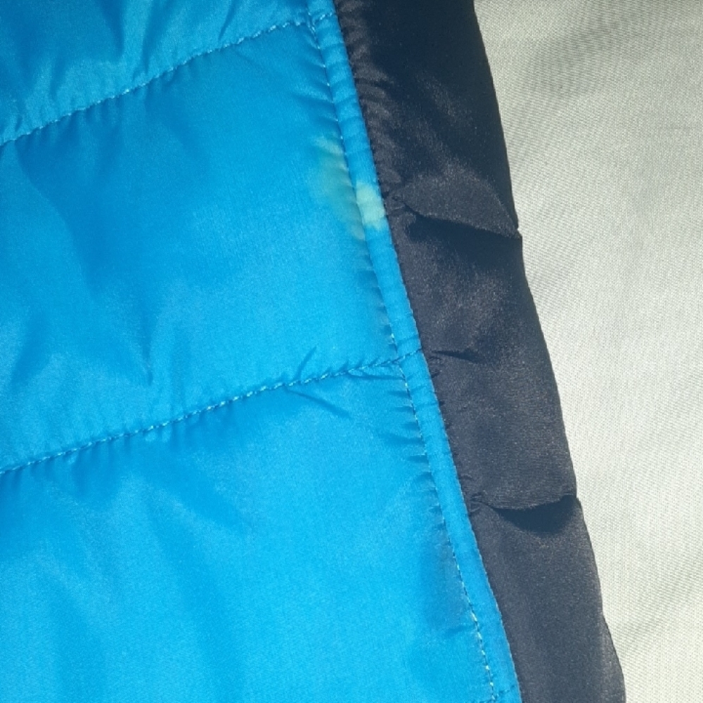Under Armour Black and Blue Quilted Jacket Boys Size 7 - Picture 11 of 13